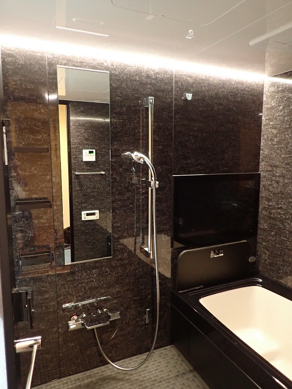 人生を豊かに潤すLIXIL スパージュ 1620サイズにお取替え 世田谷区O様邸 人生を豊かに潤すLIXIL スパージュ 1620サイズにお取替え 世田谷区O様邸